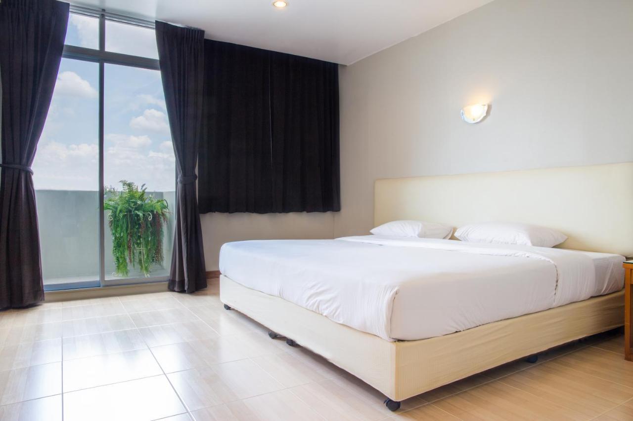 Rattana View Otel Phitsanulok Dış mekan fotoğraf